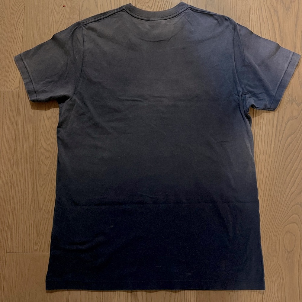 Hollister men’s distressed graphic TShirt - Picture 11 of 14